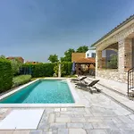 Gordana Castelliere Villa *