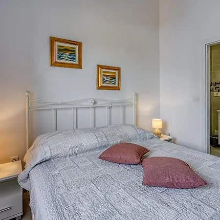 Gordana Castelliere Villa *